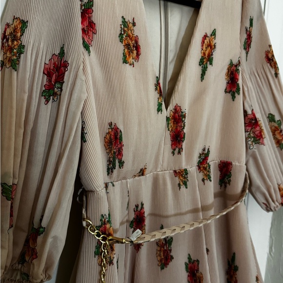 Zimmerman sz3 Floral V-Neck Dress with Chain Belt - Picture 3 of 3